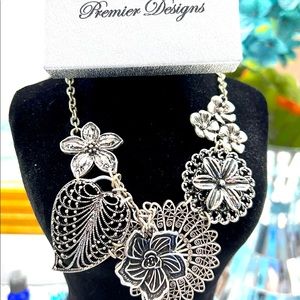 Premier Designs Botanical Necklace